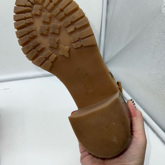 BareTraps Haile Chunky Sole Ankle Bootie - Picture 4 of 10